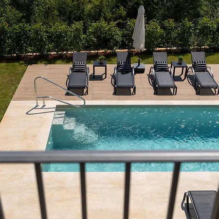 Palazzina 1 Mit Pool Und Wellness * Poreč