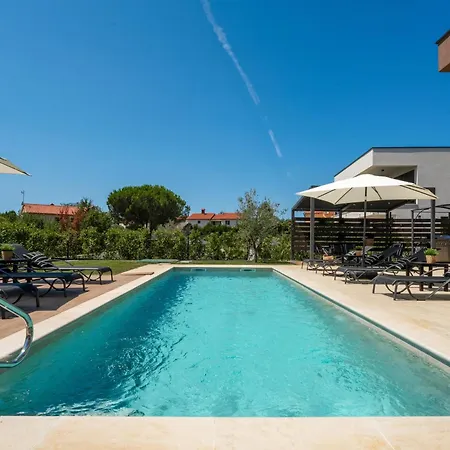 Palazzina 1 Mit Pool Und Wellness * Poreč