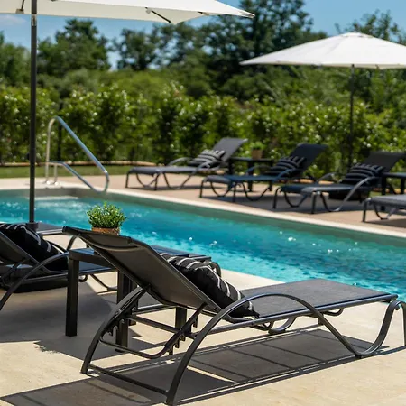 Palazzina 1 Mit Pool Und Wellness Poreč